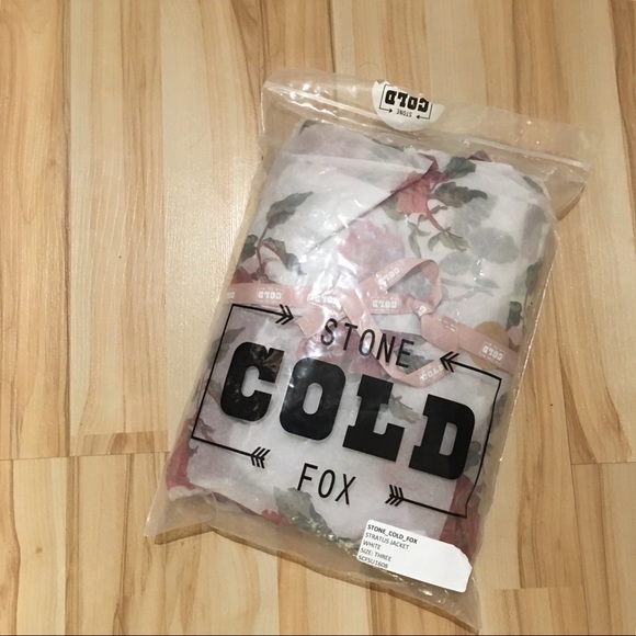 Stone Cold Fox Masonic Gown in Oxblood - Picture 3 of 8